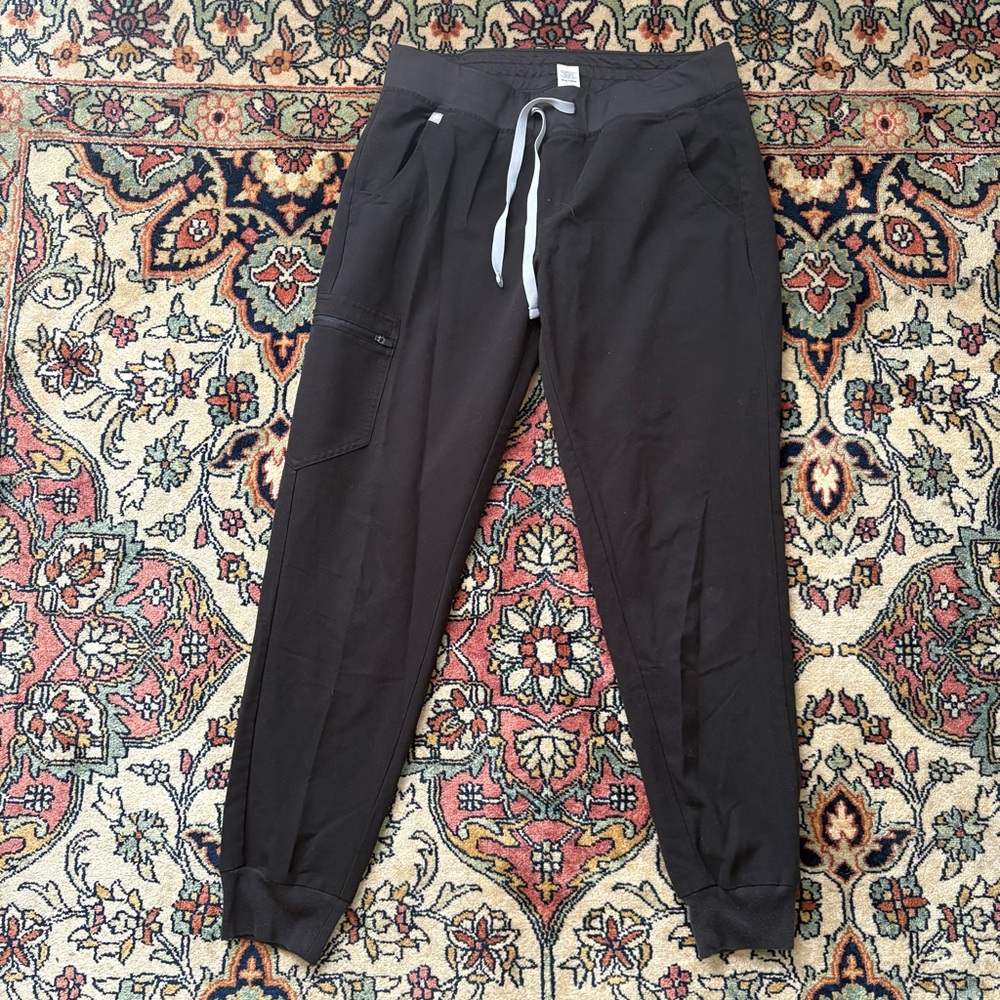 Women’s Black Figs Jogger Scrubs